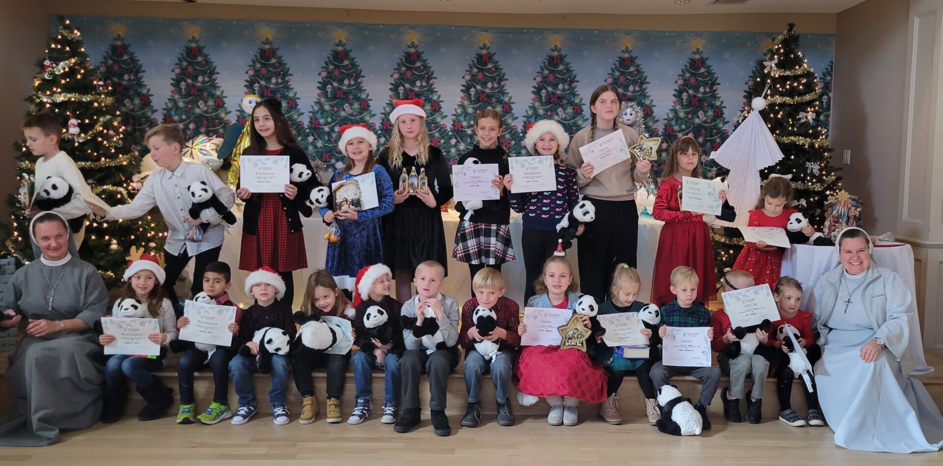 Rekolekcje Adwentowe w&nbsp;Polskiej Szkole i&nbsp;wizyta św.&nbsp;Mikołaja w&nbsp;szkole i&nbsp;w&nbsp;parafii 2022